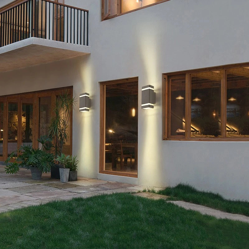 Set di 2 applique da parete moderne per esterni, in alluminio impermeabile, con luce dal basso verso l'alto, per verande e garage, 6000K (24*11cm) - 4