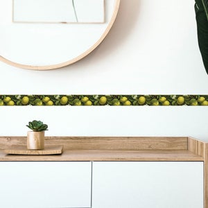 Frise Décorative En Bois Sculpté – Finition Blanc Vieilli – 42x3,5x12 Cm – Ornement Mural Artisanal