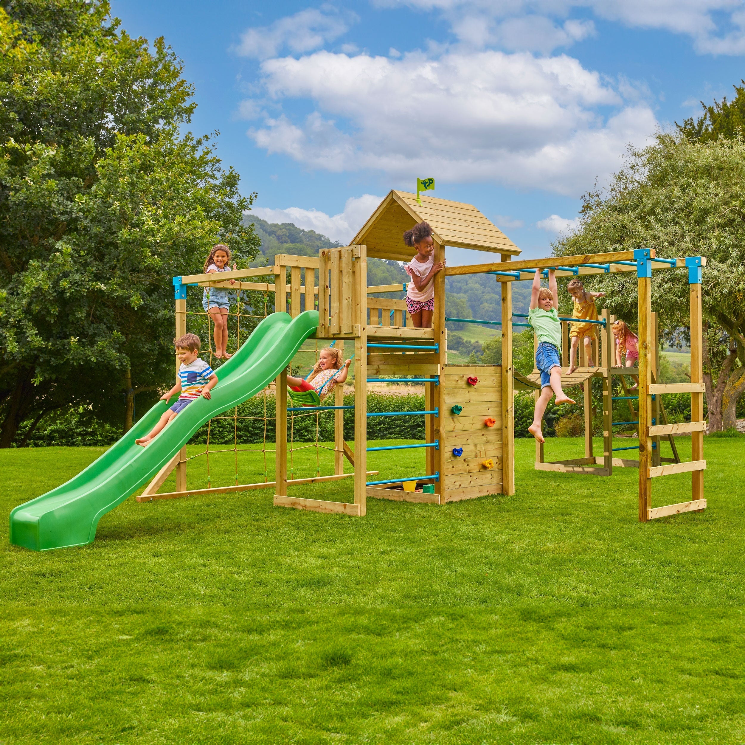 Aire de jeux XXL PISTACHIER SKYWOOD balançoire, mur d'escalade et parcours d'aventure en bois FSC® - 2
