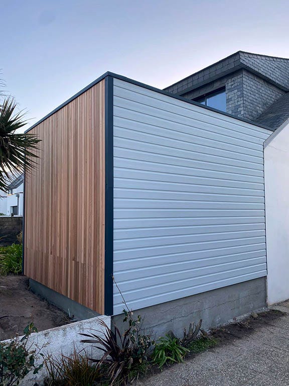 Lame de bardage PVC recyclé AIGIS Profil Double Lame en pose par ...