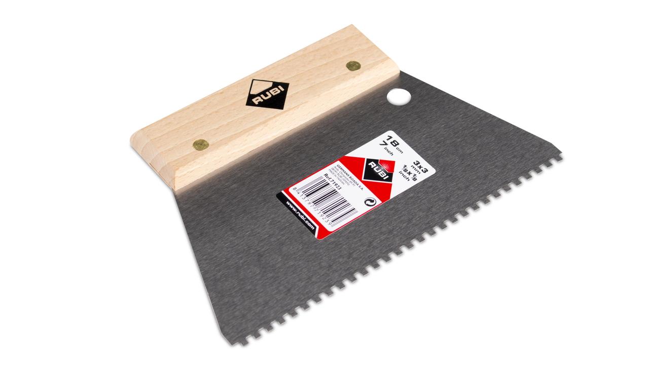 Peigne manche bois RUBI - 3 x 3 mm - 2