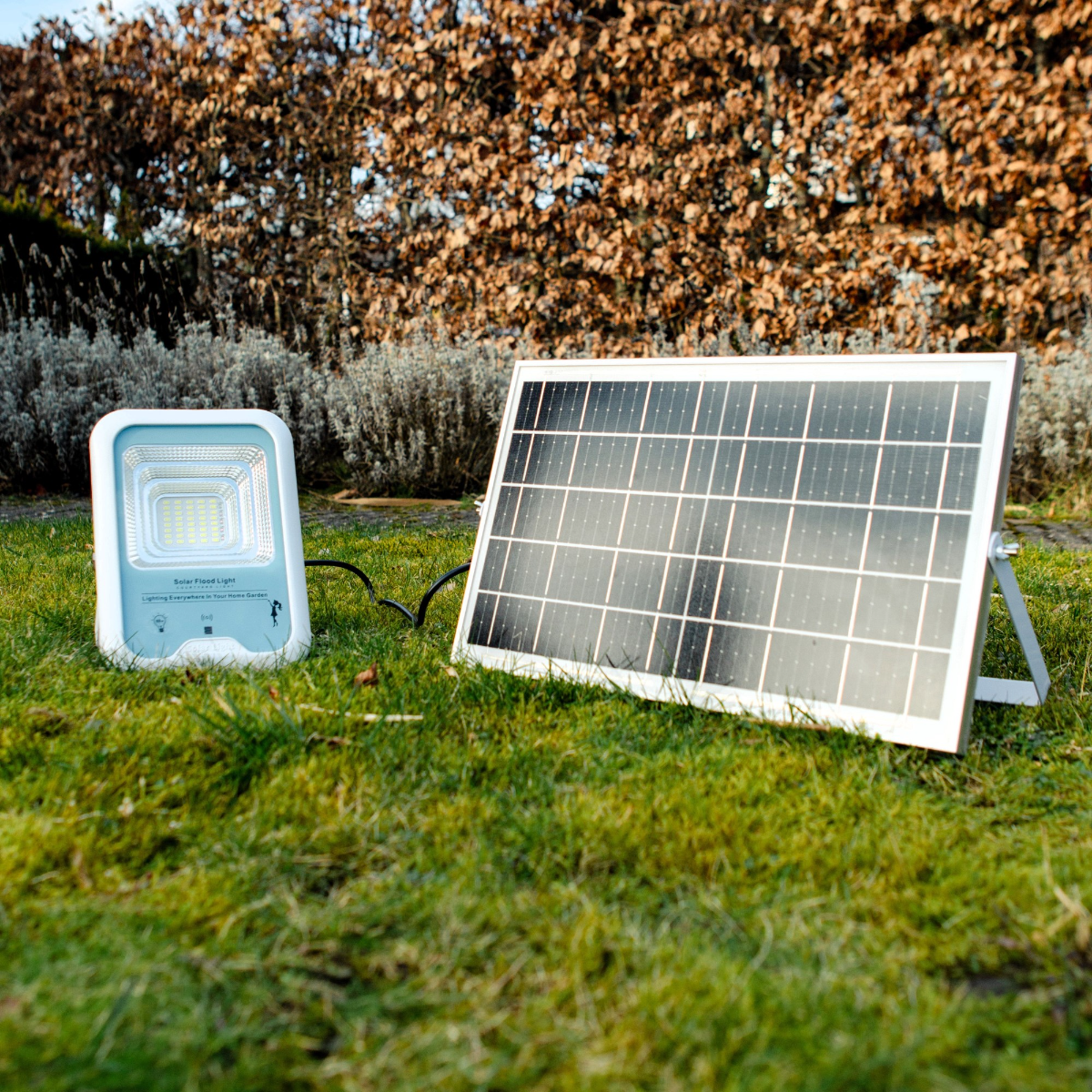 Projecteur Solaire LED Iplux® PowerBeam Pro 2400 lumens – Haute qualité – Capteur de mouvement – IP66 – 6000K – Aluminium - 2