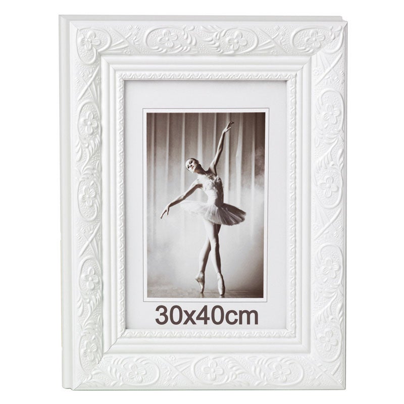 Ramka na zdjęcia Axolia Baroque drewno białe 30x40 cm elegancka i artystyczna