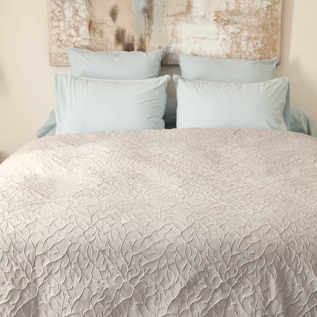 Dessus de lit jacquard 270x250 cm CHARENTE en coton gris perle