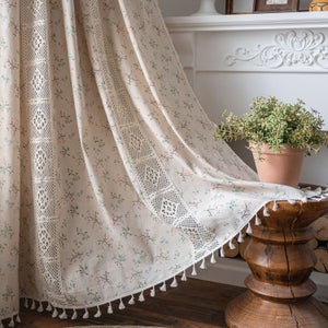 Paire de vitrages frangés en dentelle oiseaux et fleurs - Blanc - 60x160 cm - Polyester | Leroy Merlin Paire de vitrages frangés en dentelle oiseaux et fleurs - Blanc - 60x160 cm - Polyester | Leroy Merlin