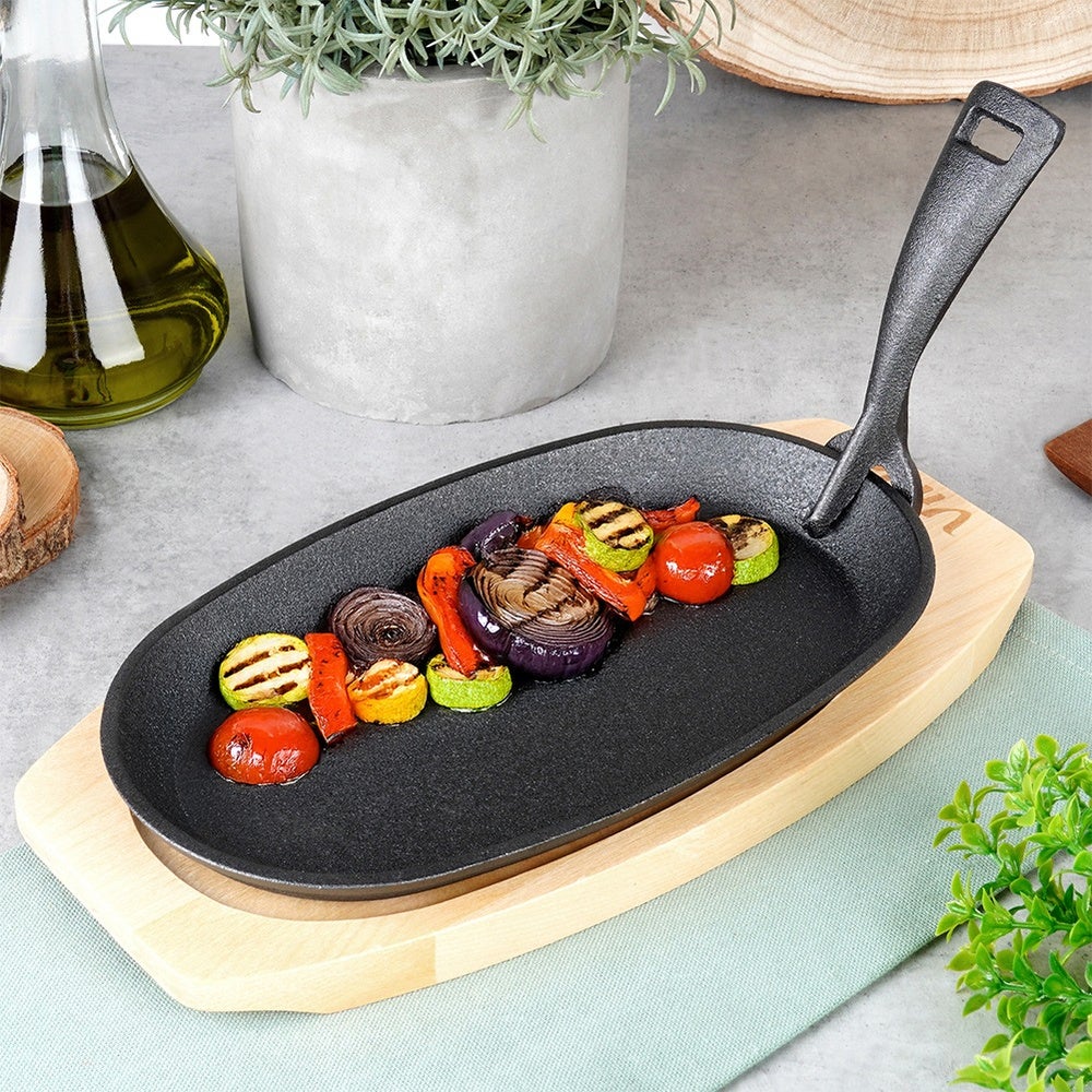 Patelnia do serwowania żeliwna z deską CAST LINE 24x14 cm - 2