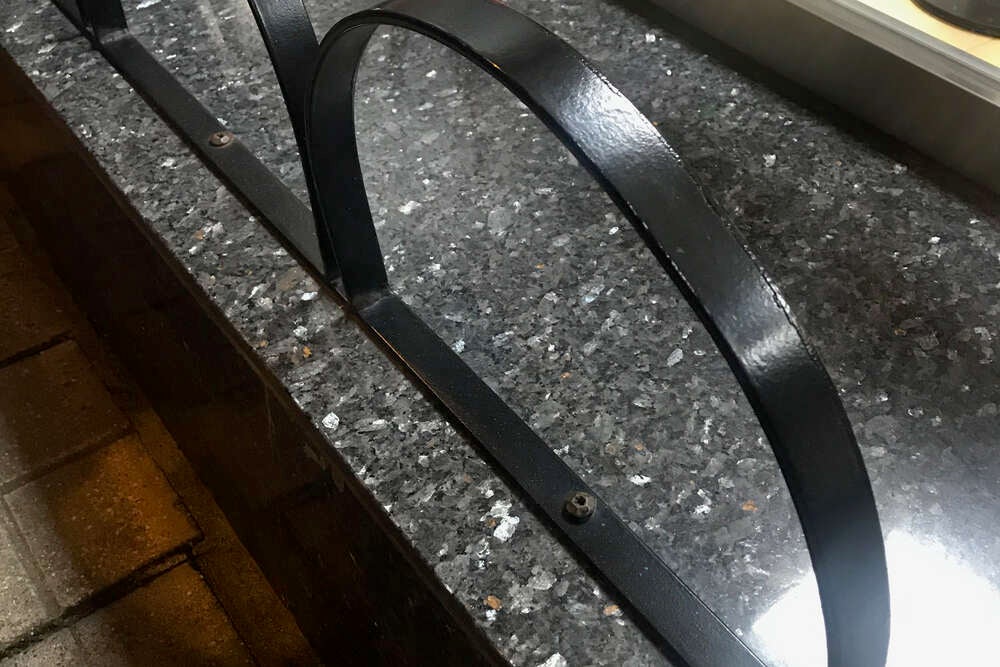 Boite de 100 - Vis inviolable - Empreinte torx - Zinguée Noire 7 x 80 - 3