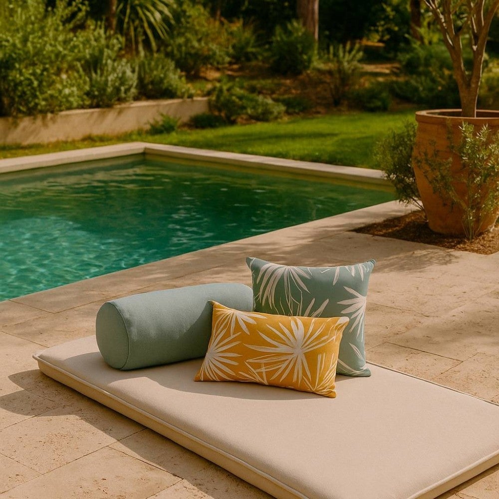 Coussin déperlant & anti uv fleuri jaune 50x30cm - Ornami - 2