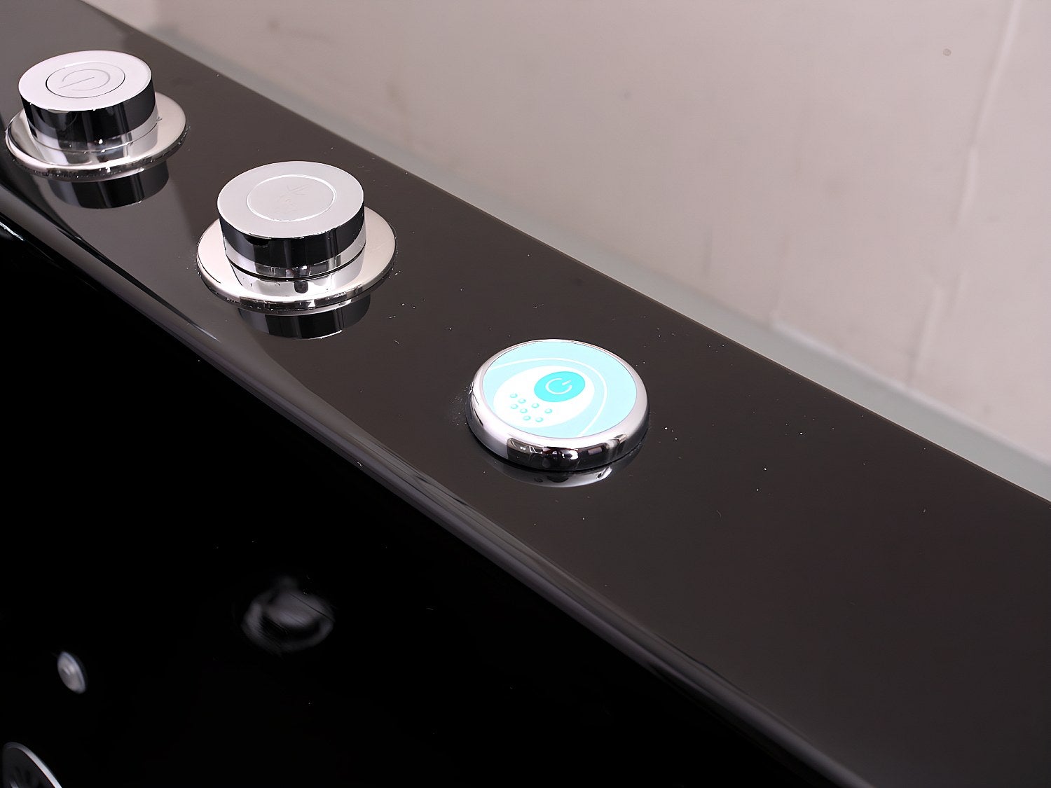 Baignoire balnéo vitrée semi-îlot à leds DYONA - 1 place - 260L - 170*85*58cm - Noir brillant - 9