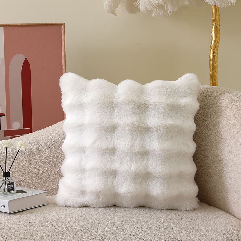 Lot de 2 housses de coussin décoratives en polaire douce et épaisse blanche 45 × 45 cm en fausse fourrure pour canapé et chambre - 3