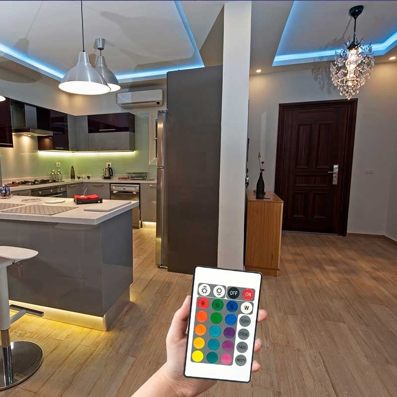 Controller striscia LED RGB 2 Amp per canale, telecomando IR 24 tasti - 2