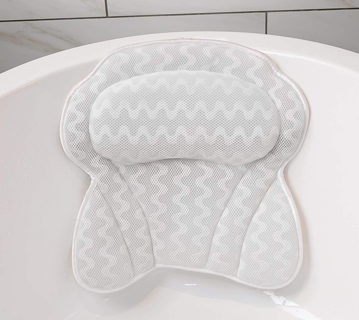 Pernă de baie cu valuri 3D, material din plasă ranforsată și lărgită, lavabilă la mașină, ventuze pentru tetiera de baie