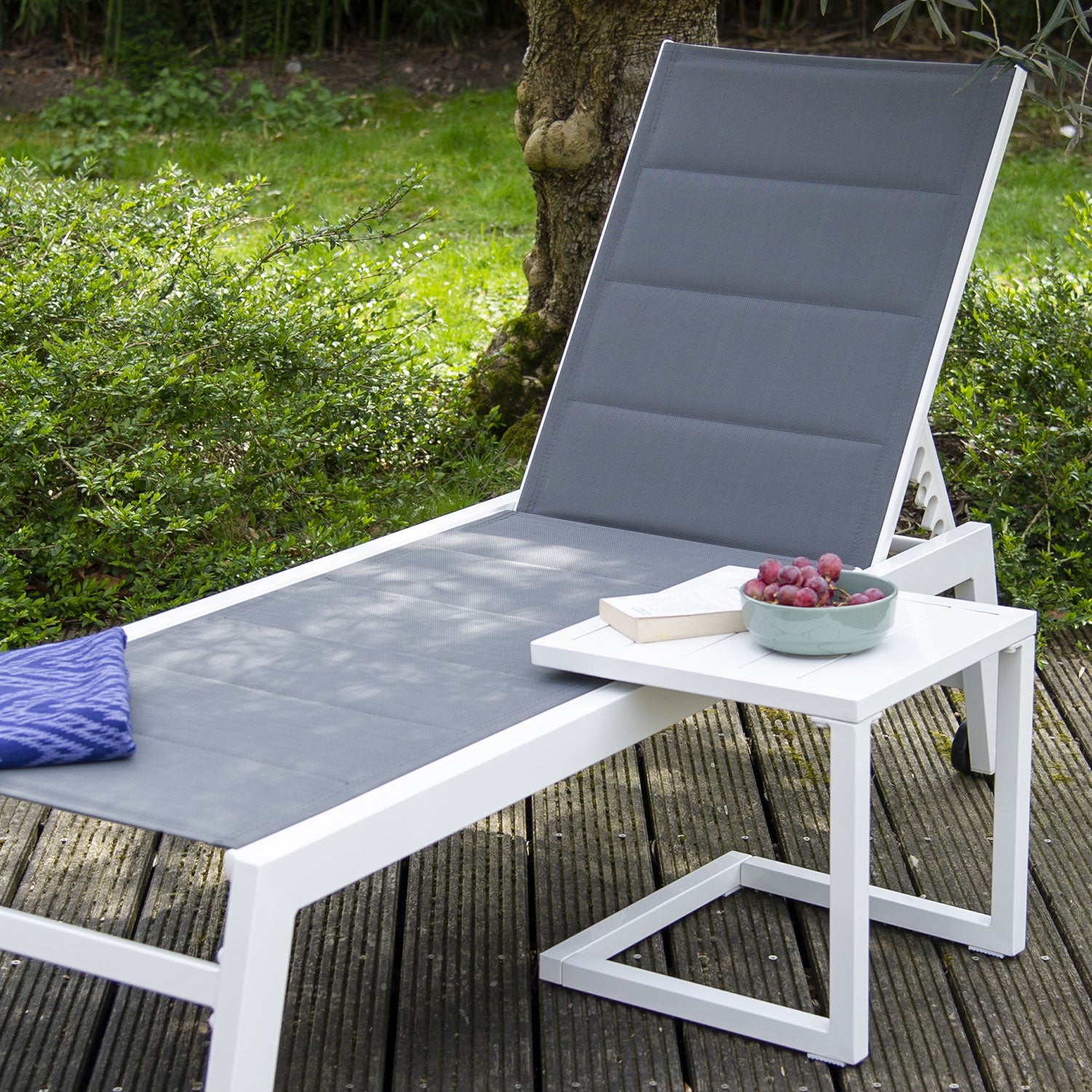 Set bain de soleil et table d'appoint gris et blanc aluminium 1 place BARBADOS - 7