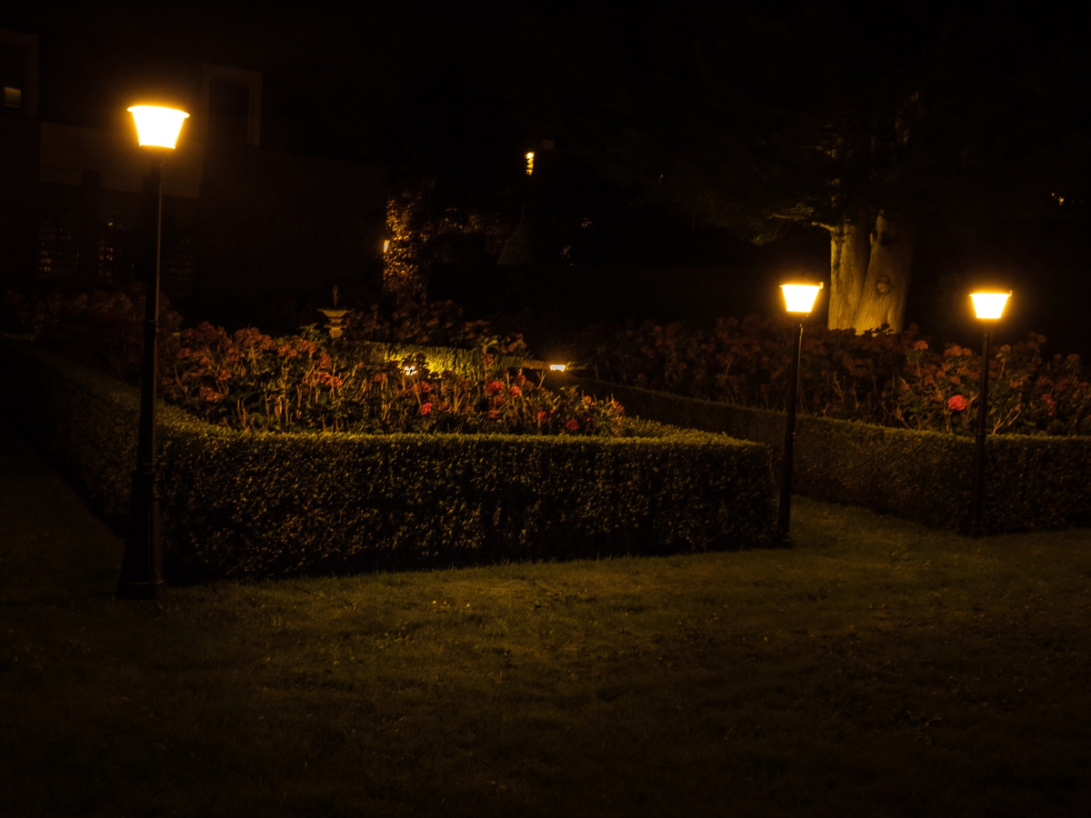 Farola solar Iplux® Oslo 200 cm - Alta calidad - Duración de la combustión 15 horas - 7