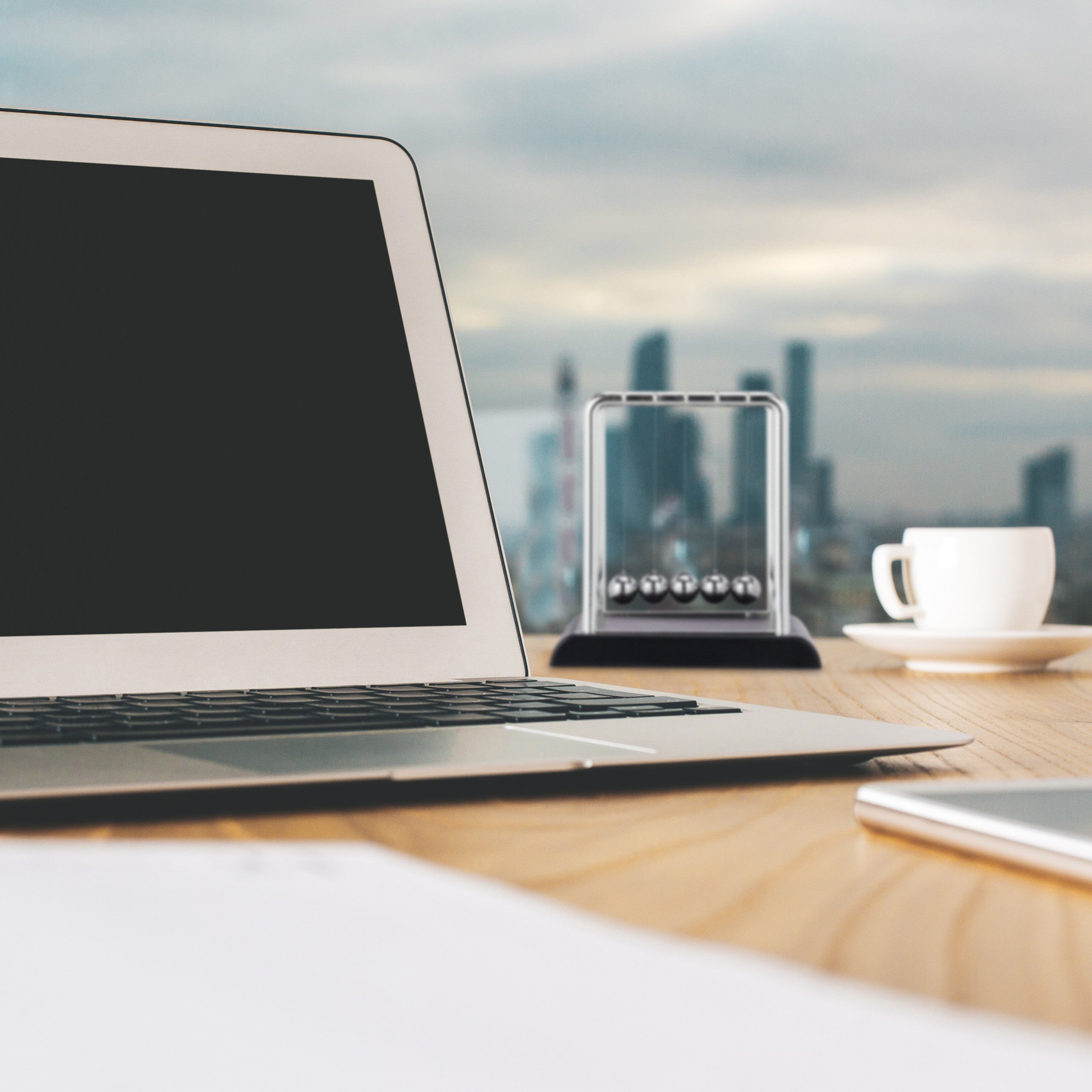 Pendule Newton, décoration bureau de travail, physique, science & art, 5 boules, métal, balancier, argenté, Relaxdays - 3