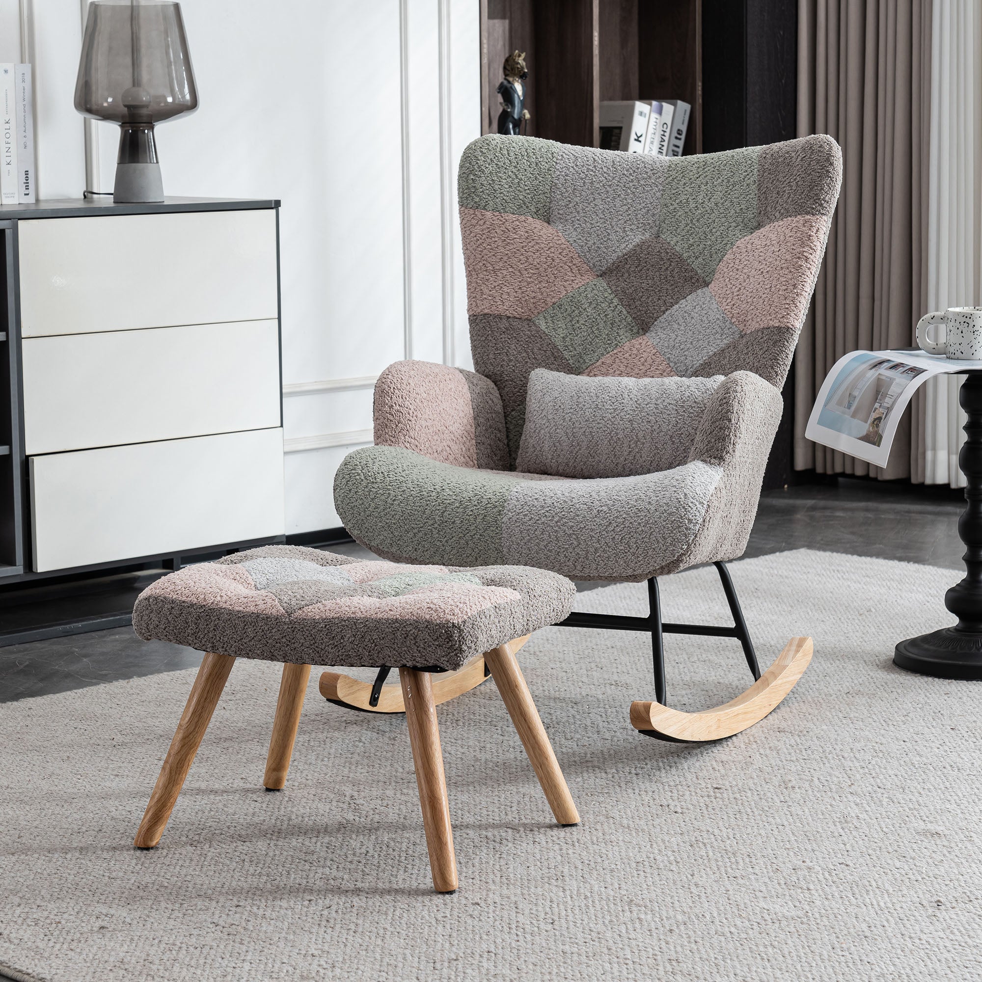 Kolorowy fotel bujany, wysokość 93 cm, szerokość siedziska 43 cm - zawiera 1 podnóżek (49*38*37 cm) i 1 poduszkę lędźwiową, rama z drewna hevea