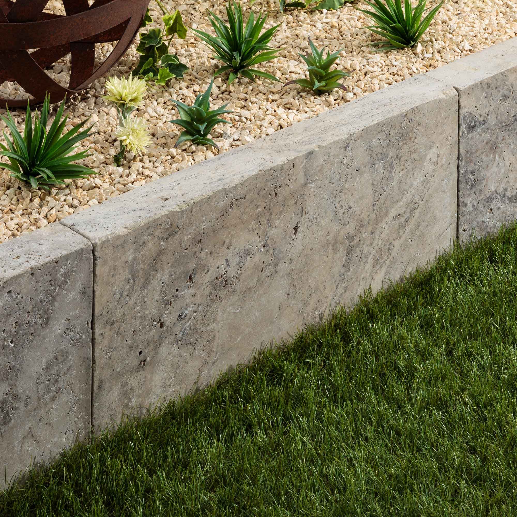 bordure-de-jardin-travertin-gris-silver-70x35x8-cm-l-unit-ro-ma