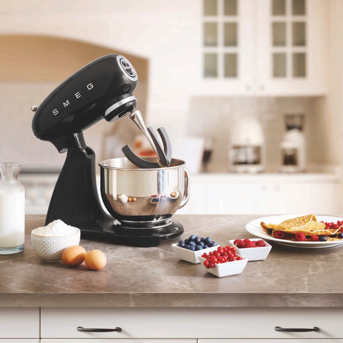 Robot pâtissier vintage noir SMF03BLEU Smeg - 7