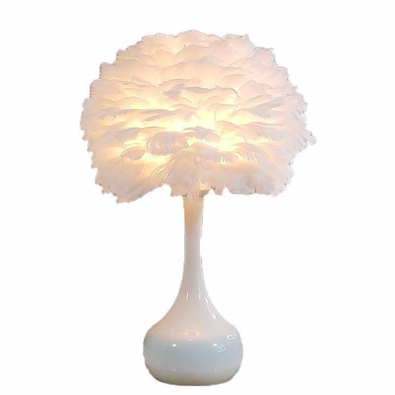 Lampa z piór łabędzich, abażur z piór, lampka nocna w kształcie łzy, kreatywna lampa stołowa do sypialni (biała)