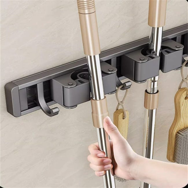 Soporte de pared para escobas, organizador de baño, sin taladros, 4 tarjetas y 5 ganchos, gris oscuro | Leroy Merlin