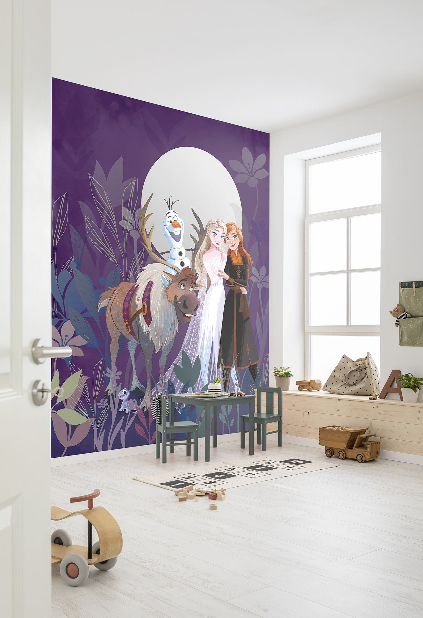 Fototapeta zamarznięta wędrówka po pełni księżyca fioletowym - 200 x 250 cm - DISNEY