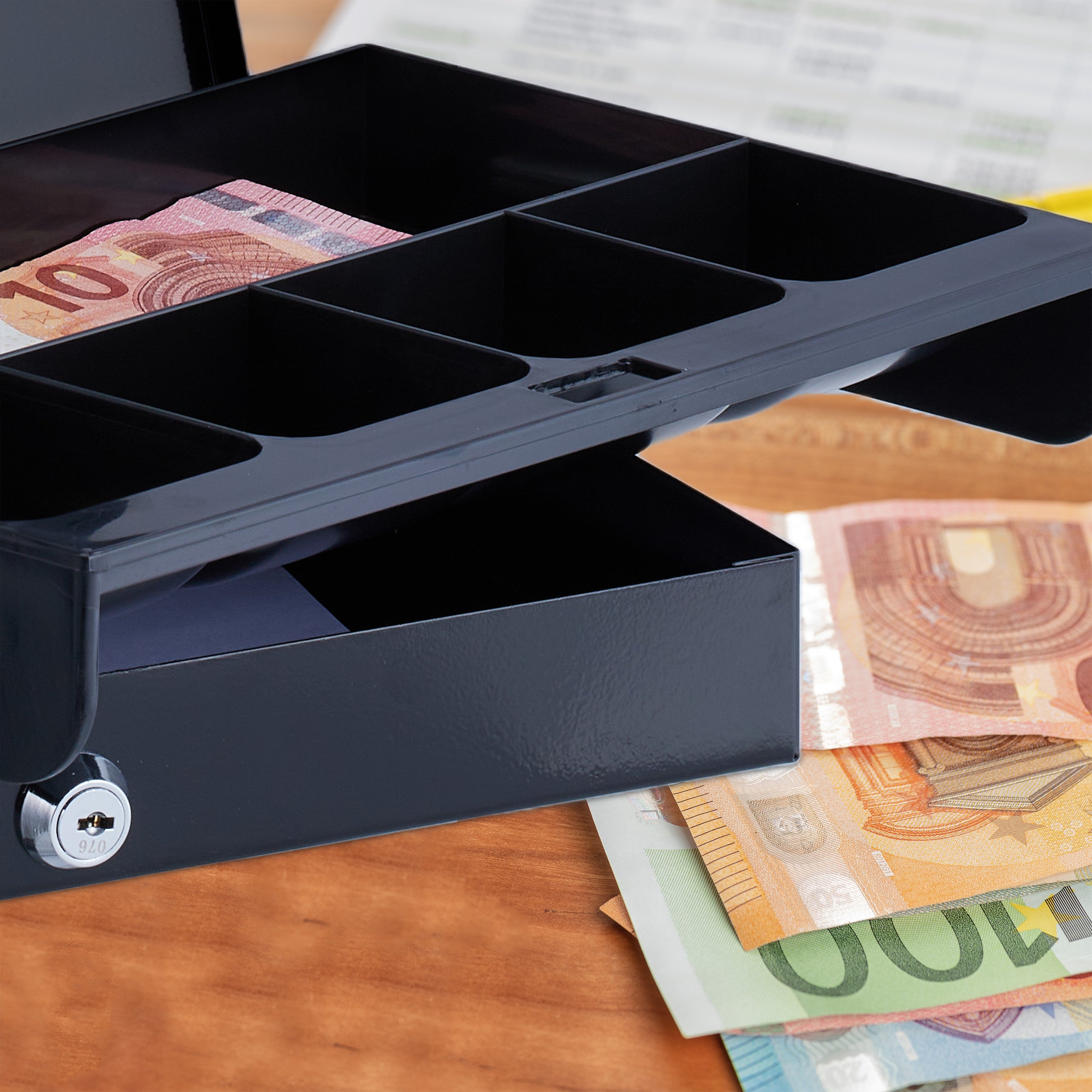 Relaxdays Cassetta Portavalori, Salvadanaio per Monete e Banconete, 2 Chiavi, Acciaio e Plastica, 4,5x30x20,5 cm, Nero - 5