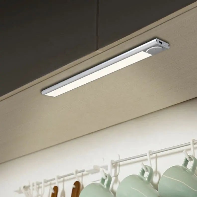 Kit 6 Luci LED A Movimento Per Armadietti, Ricaricabili USB-C, Dimmerabili, 88 LED, 2200 MAh
