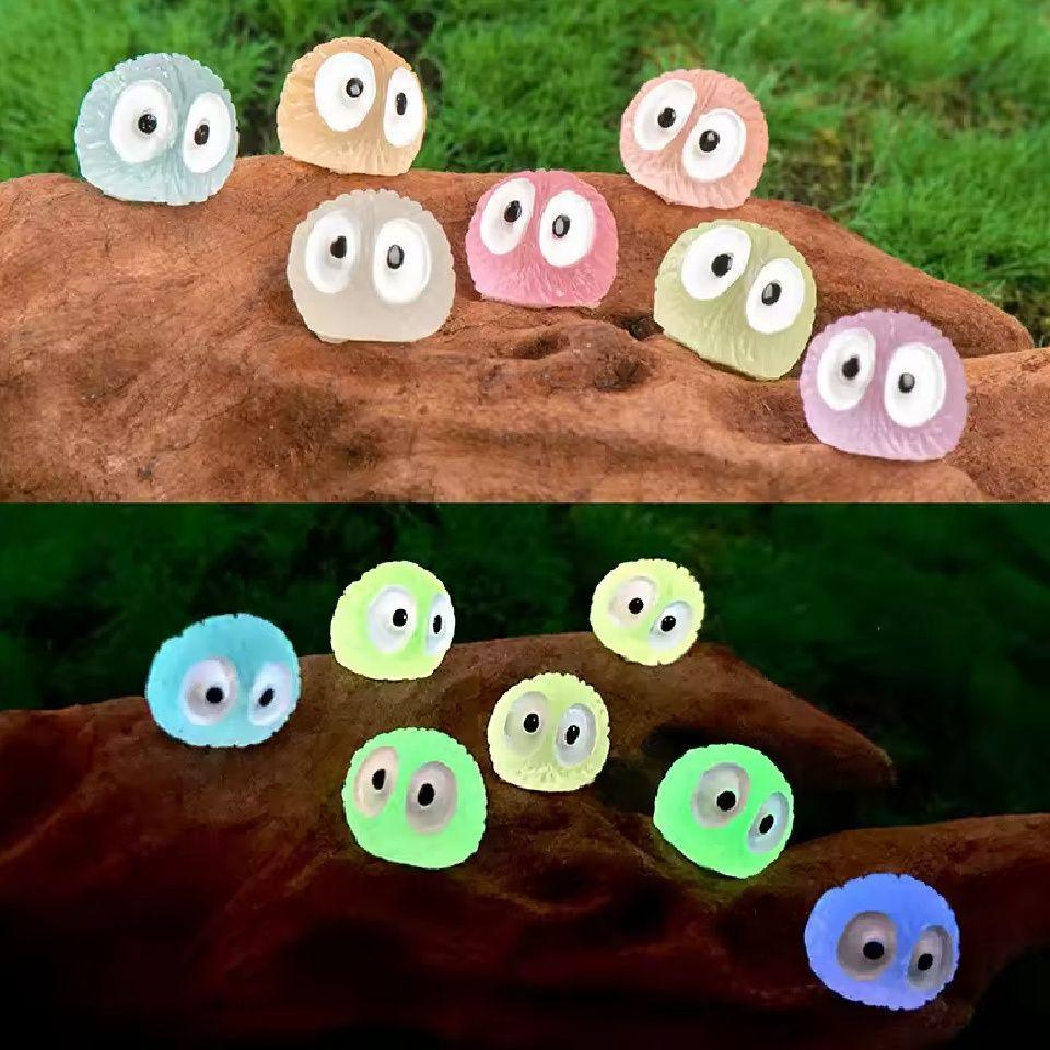 Świecące w ciemności mini figurki – Kolorowe – ↑ 1 cm – 14 szt.