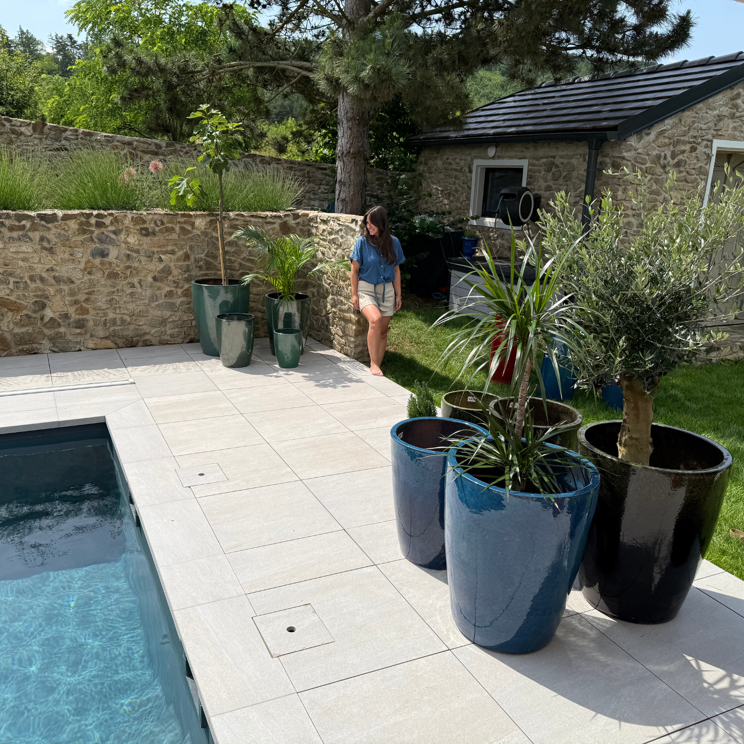 Pot grande taille d'extérieur MAZARIN 27x34cm bleu azur, fait main en terre cuite émaillée, résistant au gel - 5