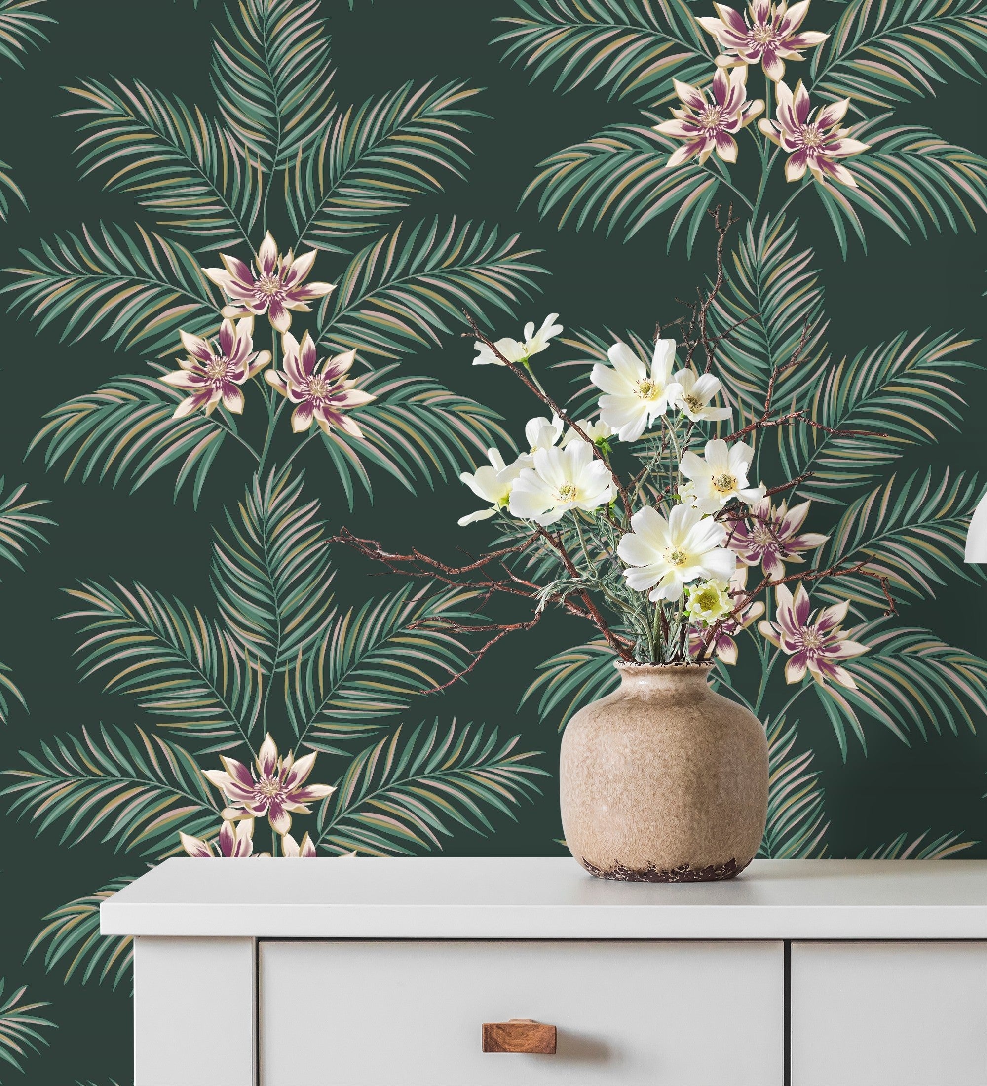Papel pintado de hojas de palmera con flores estilo tropical color verde oscuro - malibu palms 682364 de gaulan - rollo de 10 m x 0,53 m