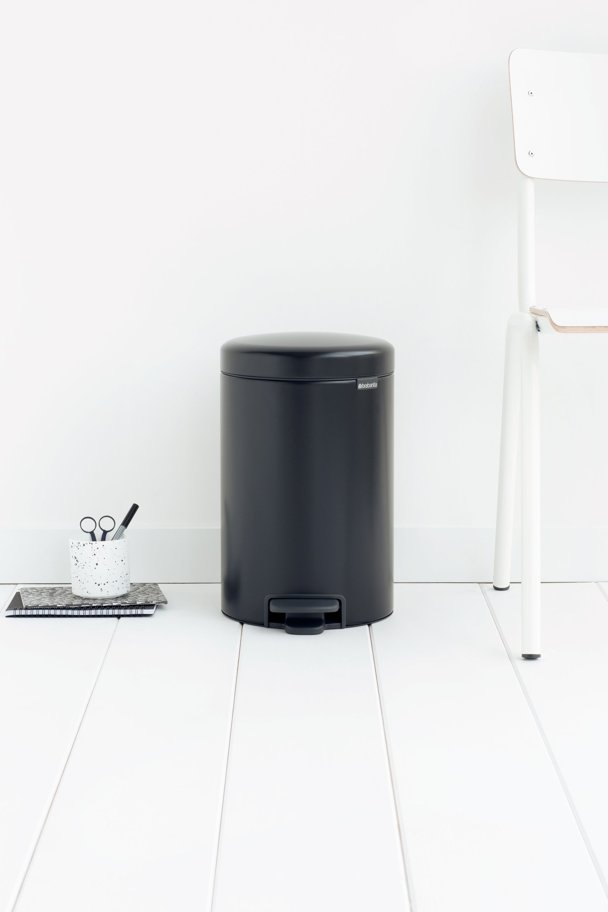 Kosz łazienkowy Brabantia Newicon czarny L - 3