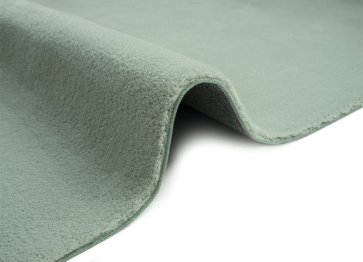 the carpet Relax tapis moelleux à poils courts, dessous antidérapant, lavable à 30 degrés, super soft, aspect fourrure, Vert, 060 x 110 cm - 5