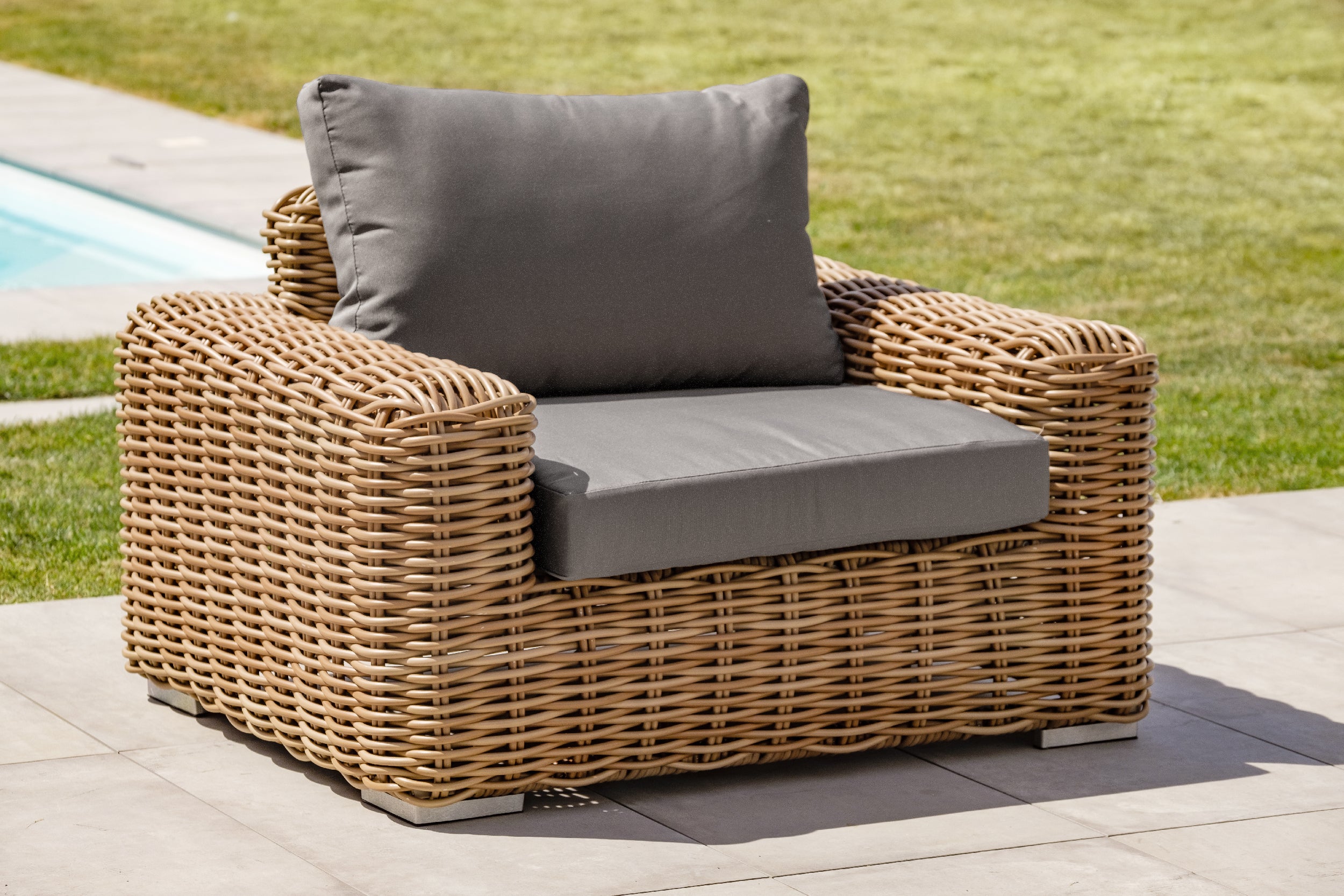 Fauteuil de jardin en résine tressée marron BORABORA - PARIS GARDEN - 2