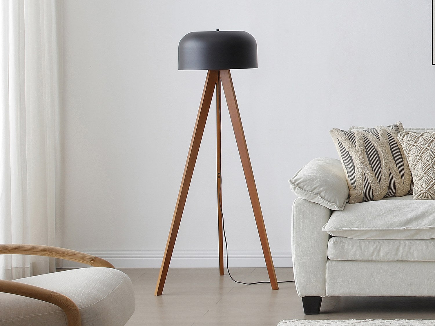 Lampa trójnóg z drewna hebanowego i metalu śr. 42 x wys. 145 cm - Naturalny i czarny - PAVICO