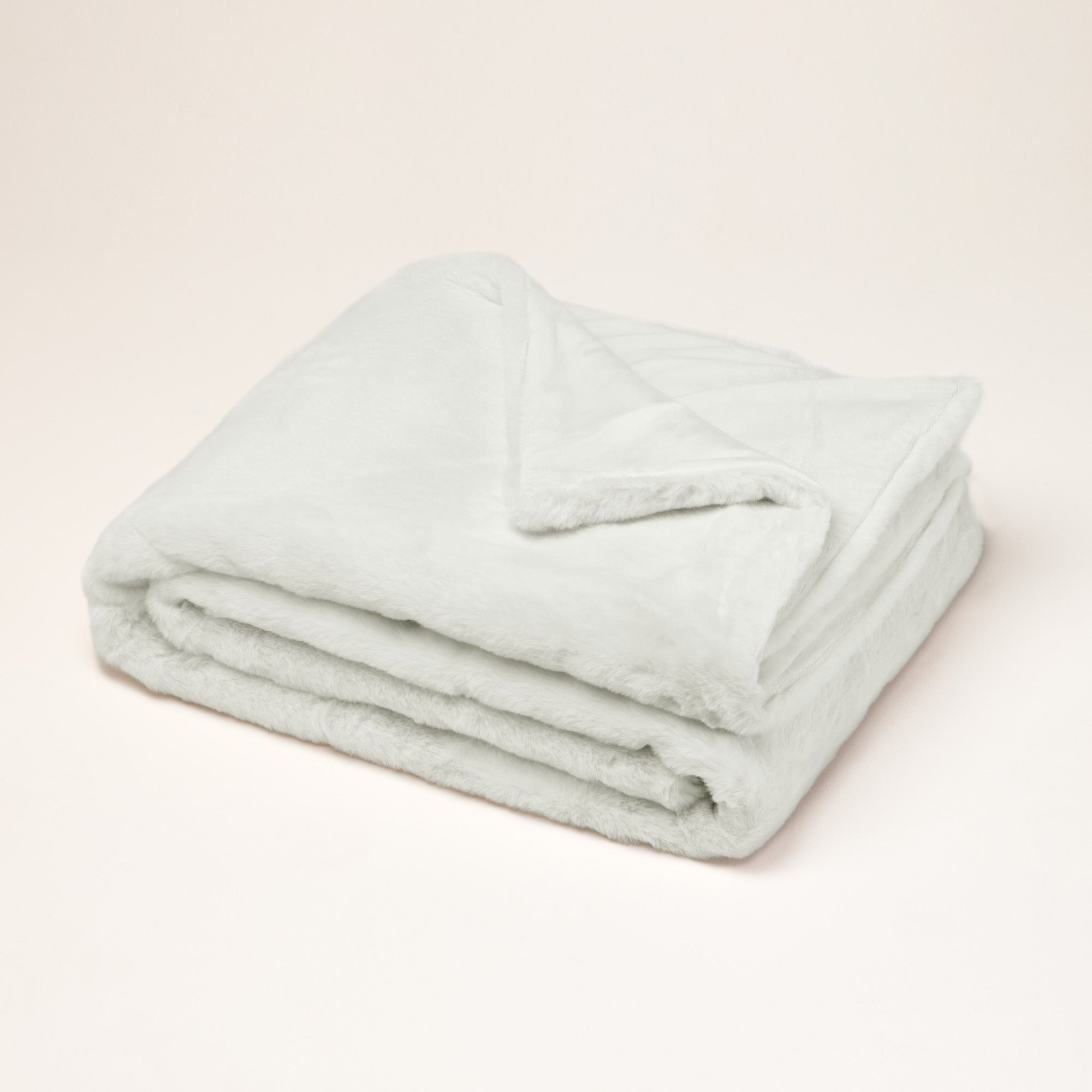 MADURA - Plaid Bianca en Fausse fourrure souple au toucher ultra doux Gris 140x200 cm - 4