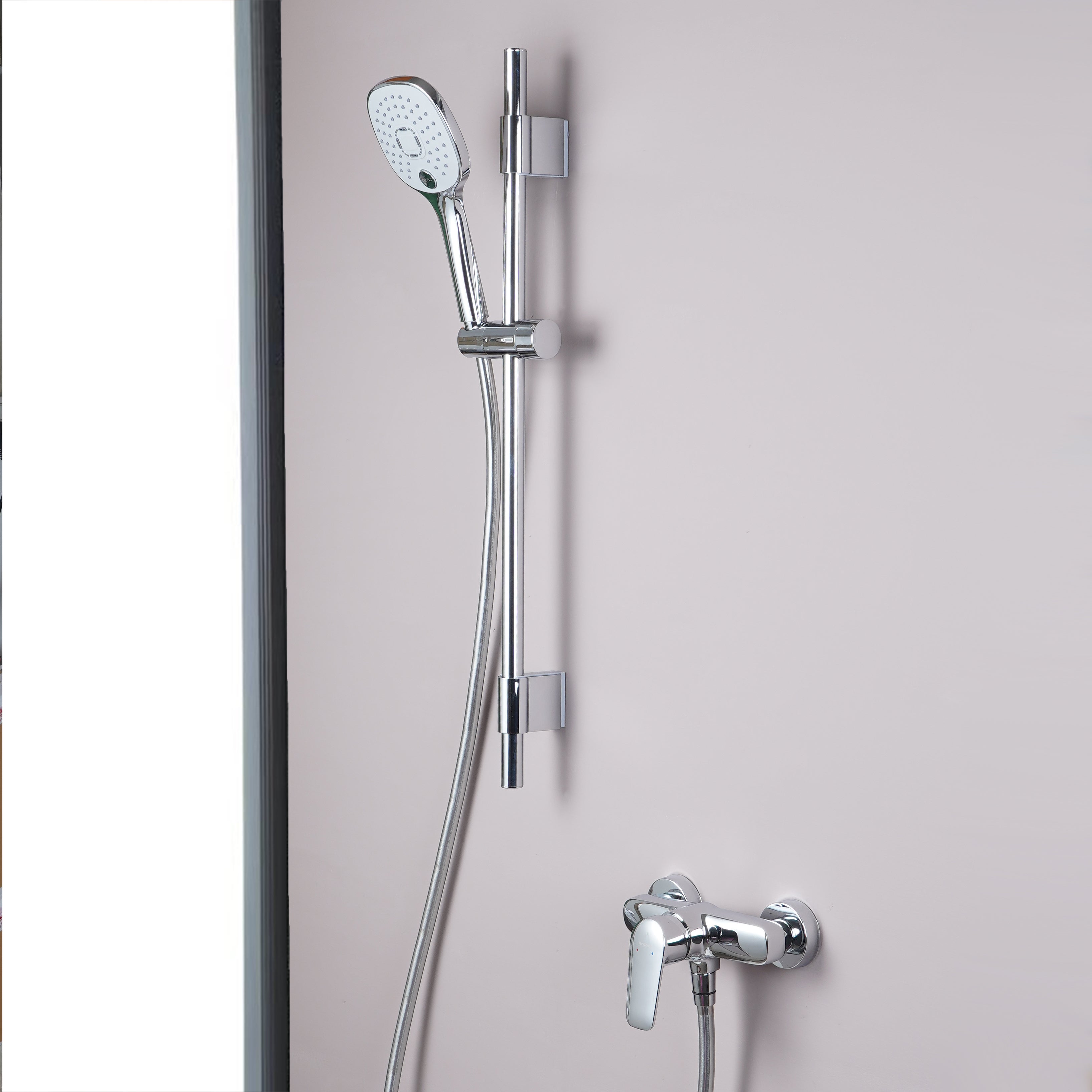 Barre de douche chromée fixations ajustables hauteur 70 centimètres by Eurosanit - 4