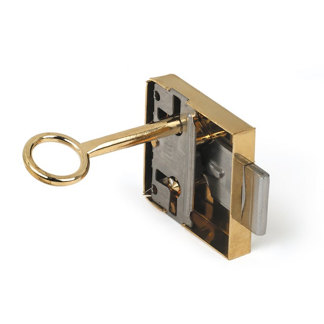 Serrure à mortaiser avec clé pour meubles et armoires | Fabriqué en acier | Finition laiton | Dimensions 78*12*41mm | Système de fixation vissé | 1