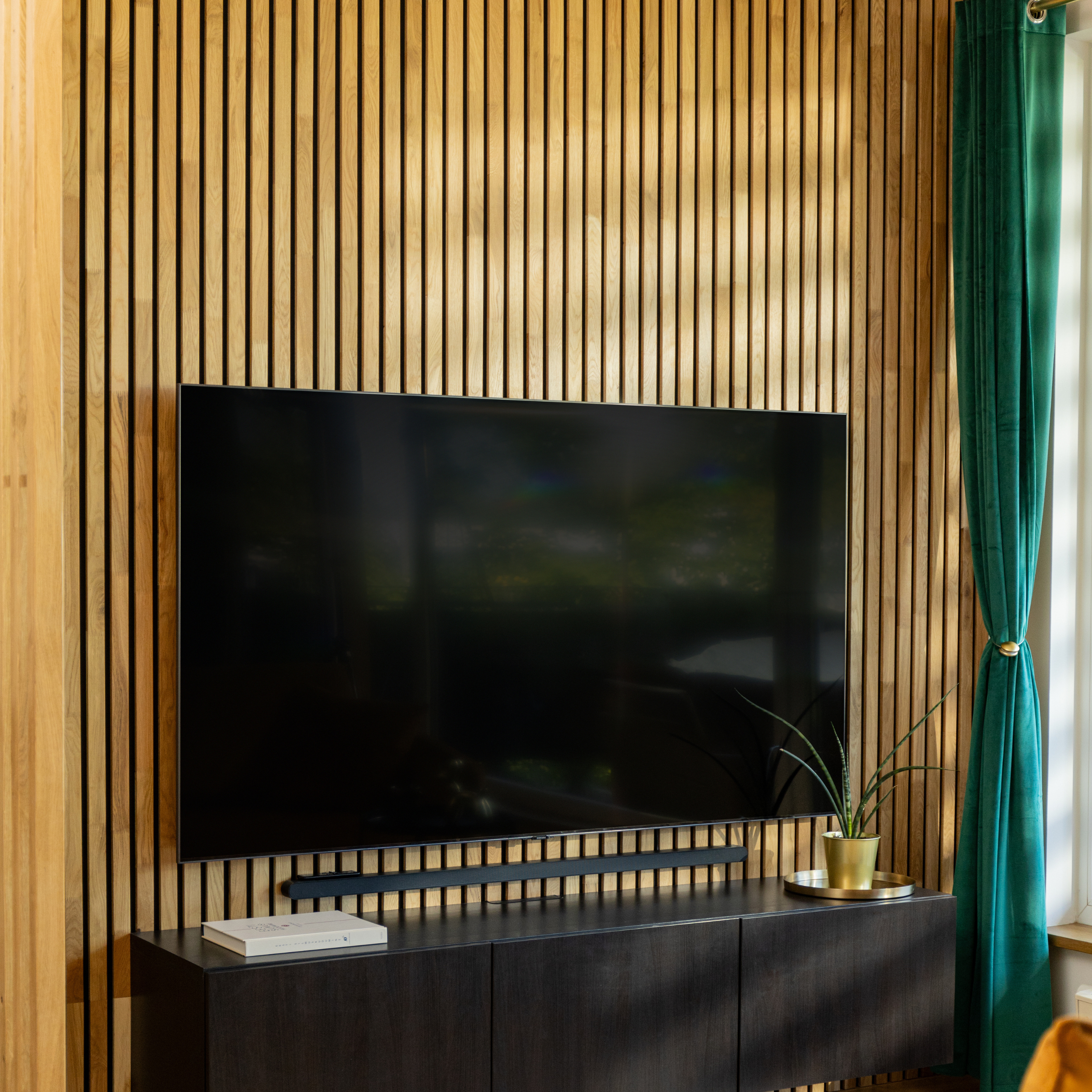 Panneau Tasseau Acoustique en Bois - Chêne Naturel - 2400x600mm - Lattes 40mm, Support en Feutre Noir - 5