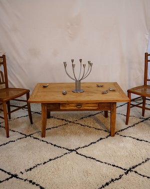 Table à manger avec plateau en panneau de particules et MDF décor