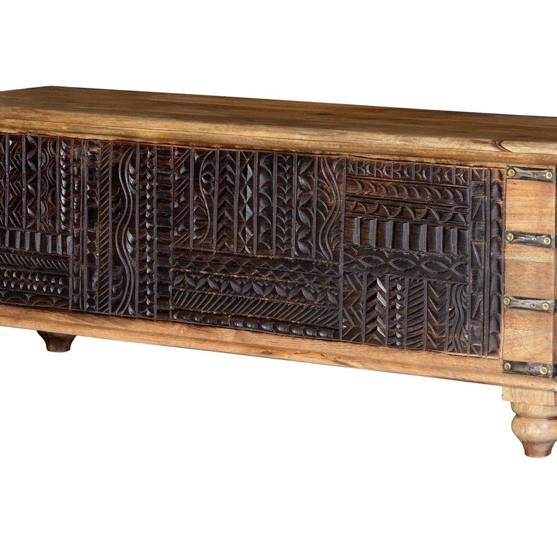 Pień z drewna manguier i detale cienia