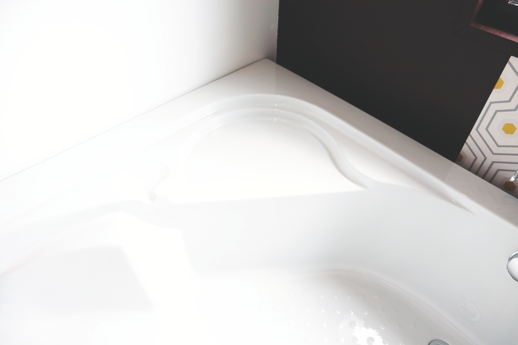 Ondée - Baignoire Acrylique D'angle 140x140 Cm 222l - Fany - 5