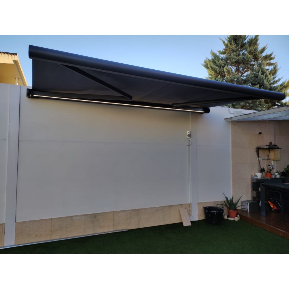 Toldo cofre samoa de 6 m x 3,5 m con motor, mando a distancia y sistema de emergencia + iluminación led (ses128 - gris)