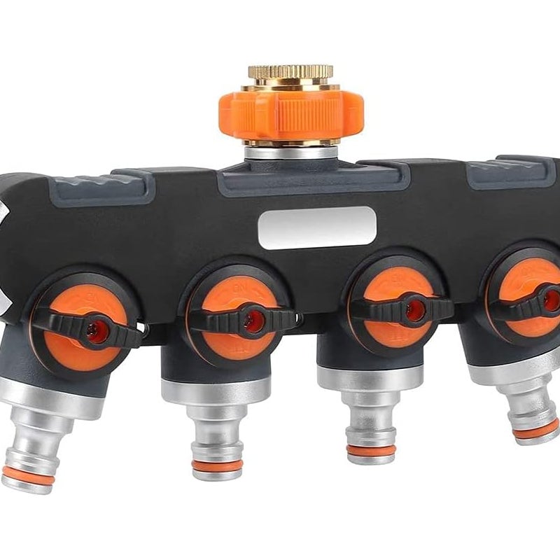 Rozdzielacz 4-drożny (3/4" i 1/2") z adapterem kranowym, idealny do podlewania ogrodu, mycia i opiekowania się zwierzętami. Regulowany i blo