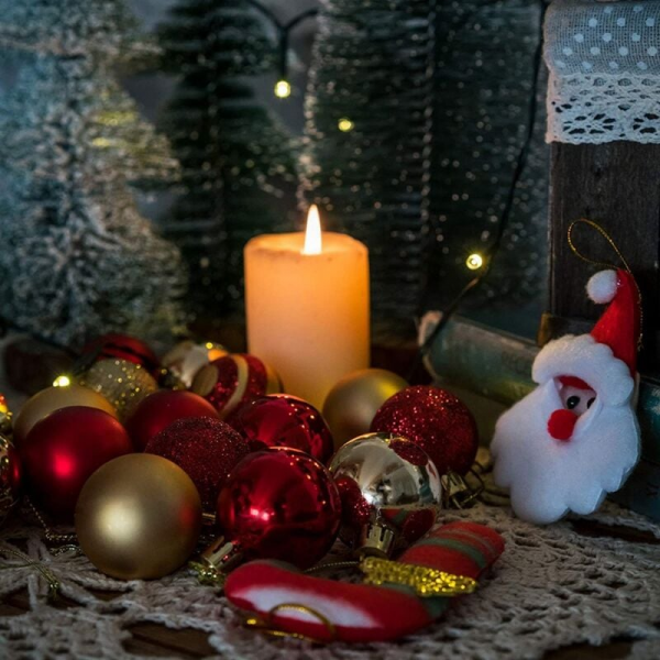 TIDEVAN 25 Pezzi Palline di Natale Rosse 6CM Decorazioni Albero di Natale Palla, Palline di Natale Velluto Rosso, Plastica Addobbi Natalizi Infrangibili da Appendere, Palline Decorative per Natale