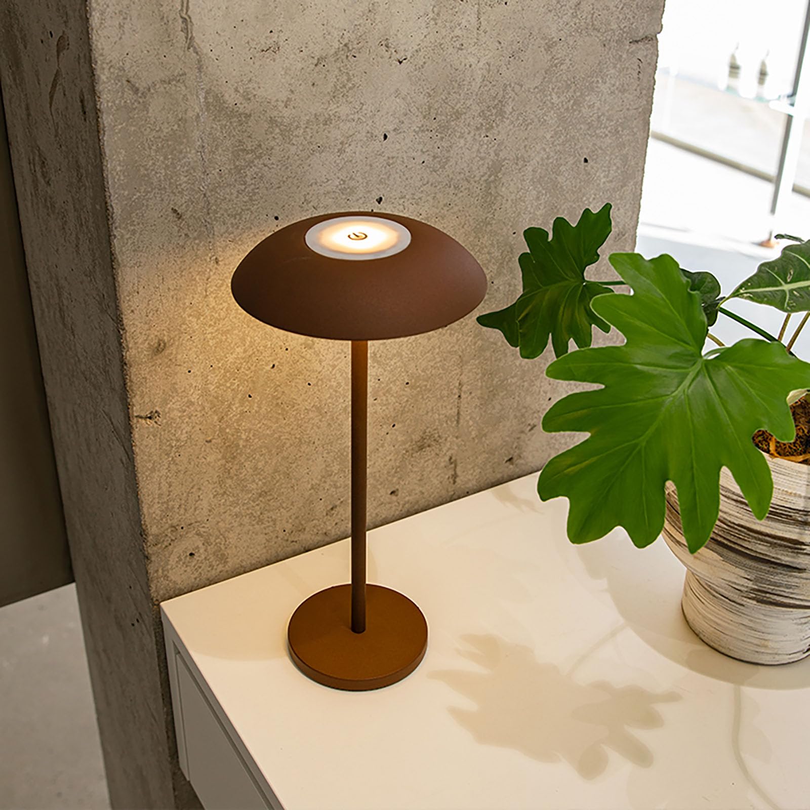 Bezprzewodowa lampa stołowa LED, płynne ściemnianie z 3 poziomami, lampa z akumulatorem 2600 mAh, odpowiednia do sypialni, na tarasy i do restauracji