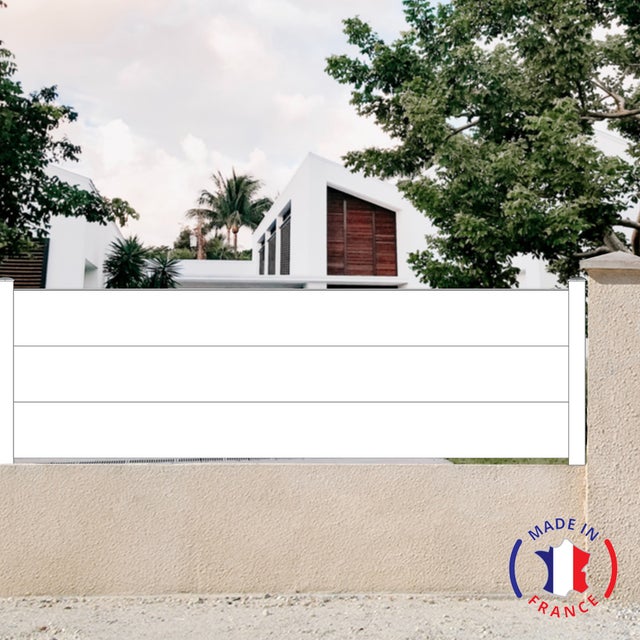 Clôture aluminium 3 lames modèle plein en kit Dimensions L.2107 mm (poteaux compris) X H.660 mm couleurs Blanc RAL 9010