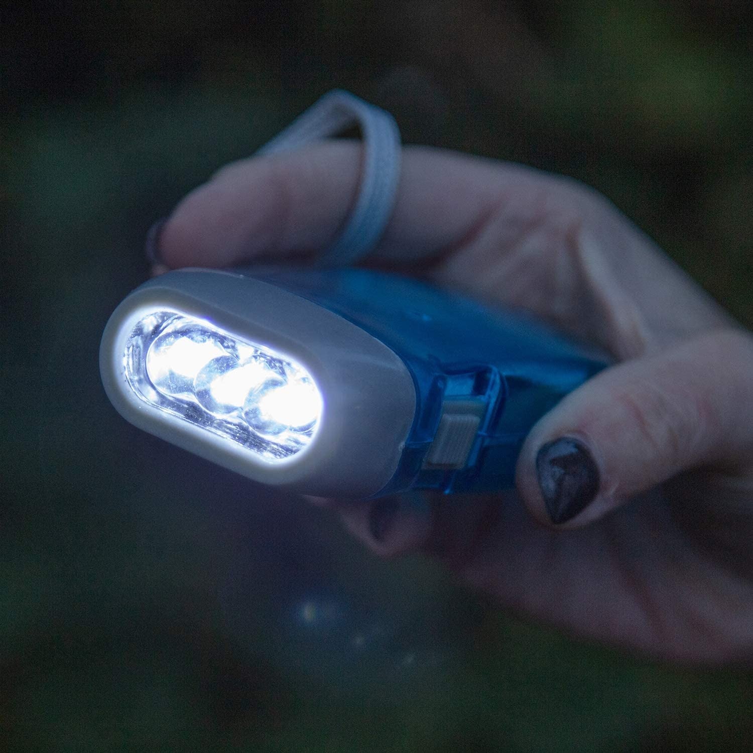 Lampe de poche dynamo à 3 LED - 4