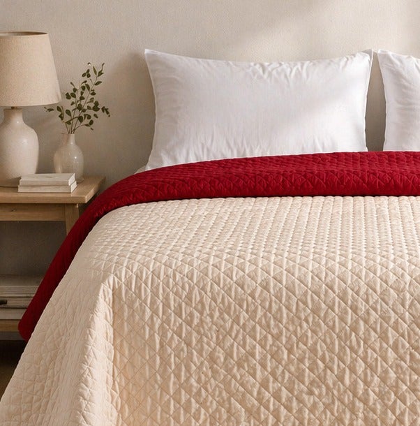 Colcha Bicolor Reversible Beige/Rojo Cama 180cm Donegal Collections - 7