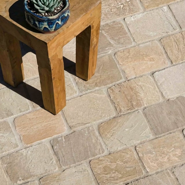 Pavé Grès Kandla Beige 20x14x3-5 cm (vendu au m² - 30 pavés/m²) - RO'MA NATURE
