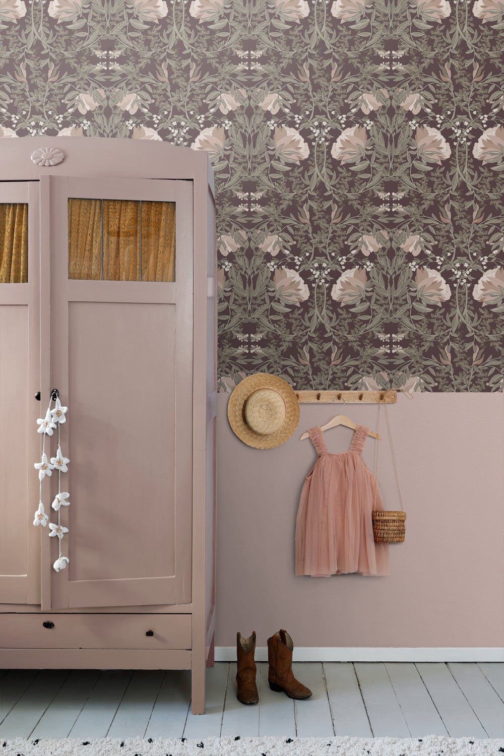 Papier peint fleurs vintage de style art nouveau violet aubergine - 50 x 900 cm - ESTAhome - 5